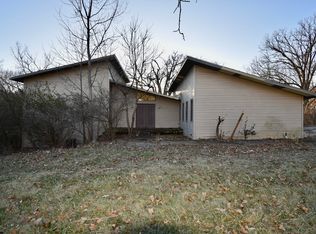 8751 Camp Rd, Bloomington, IL 61705