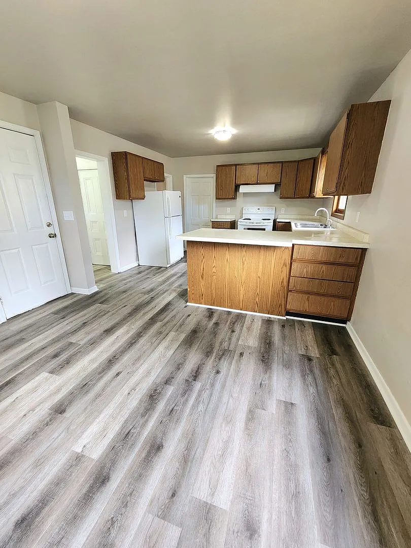 Birch St Duplex — Photo 1