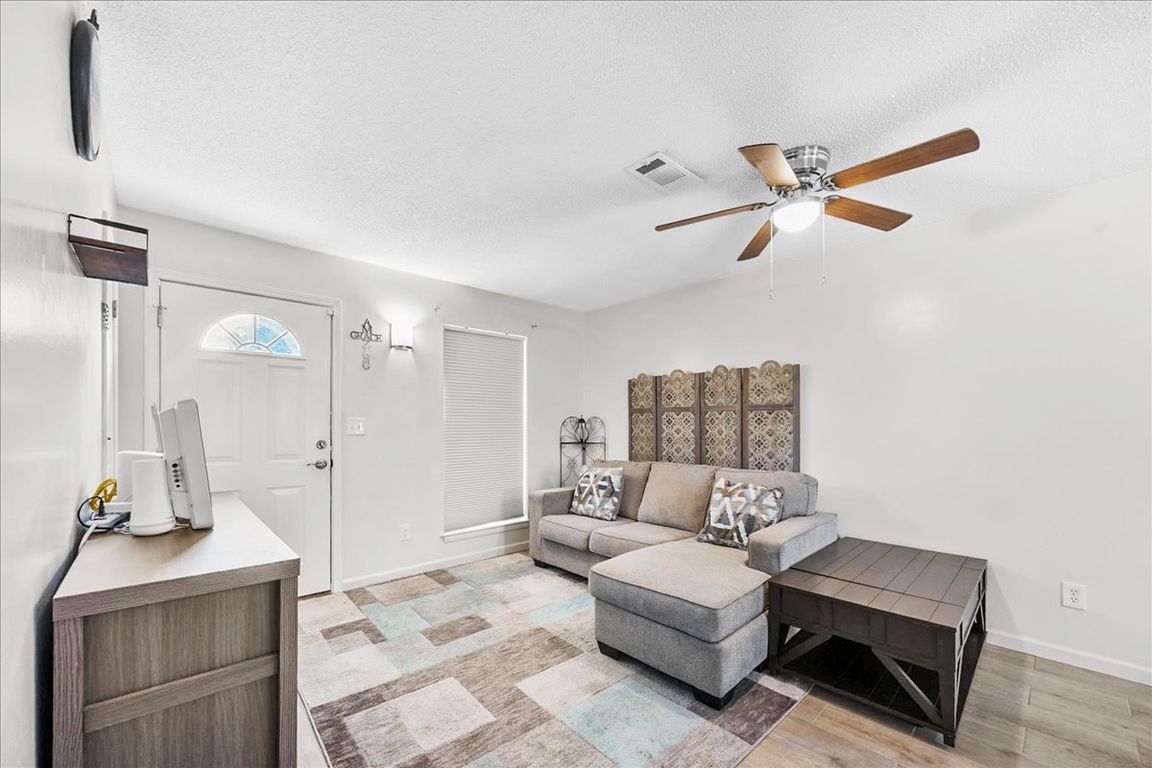 next background image