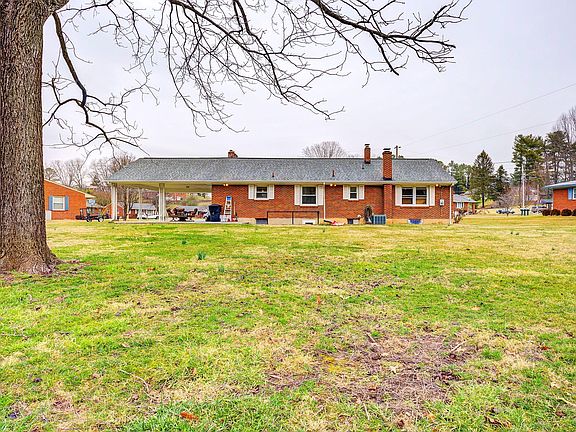 3rd image of 755 Hugh Ave