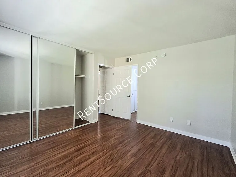 5525 Canoga Ave #123 — Photo 19