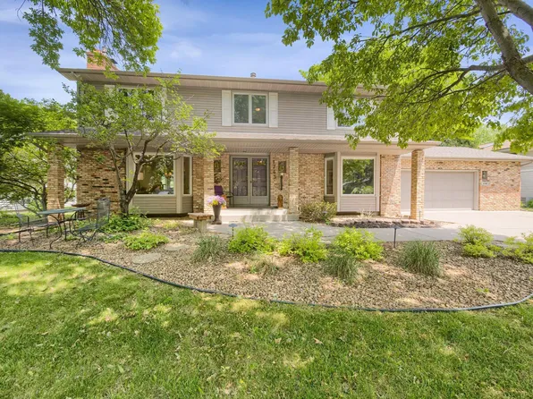 1745 Chatham Ave, Arden Hills, MN 55112