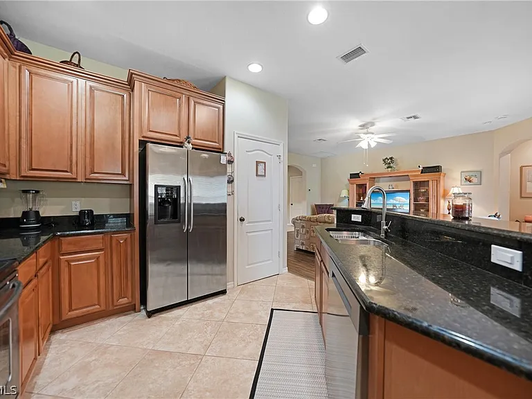 2454 Blackburn Cir — Photo 5