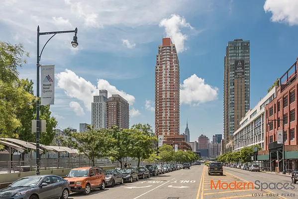 Sold by Modern Spaces | media 9
