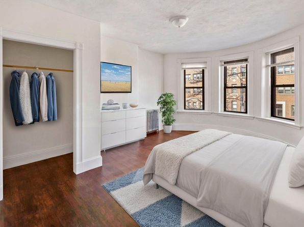 864 Huntington Ave #2