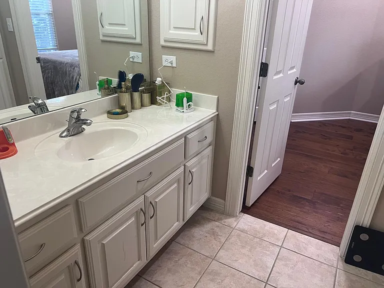 10905 Roy Butler Dr — Photo 26