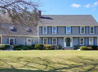 16 Stuart St, Medfield, MA 02052
