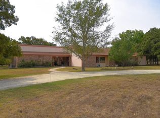 4712 Enchanted Oaks Dr, College Station, TX 77845