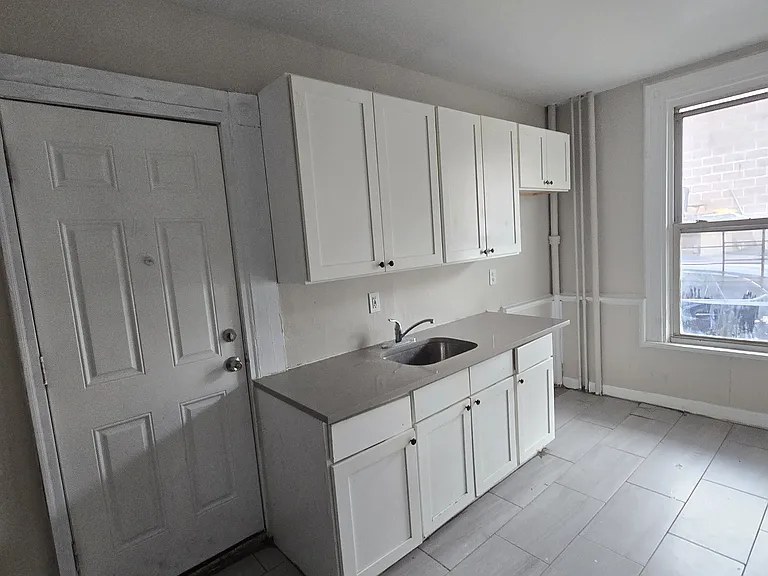 240 William St #G1 — Photo 6