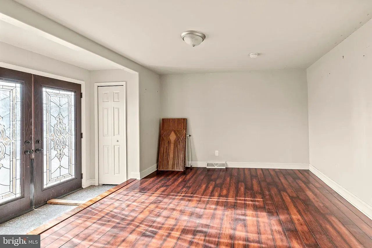 3 bed, 2672 sqft, $3,700 — Photo 2