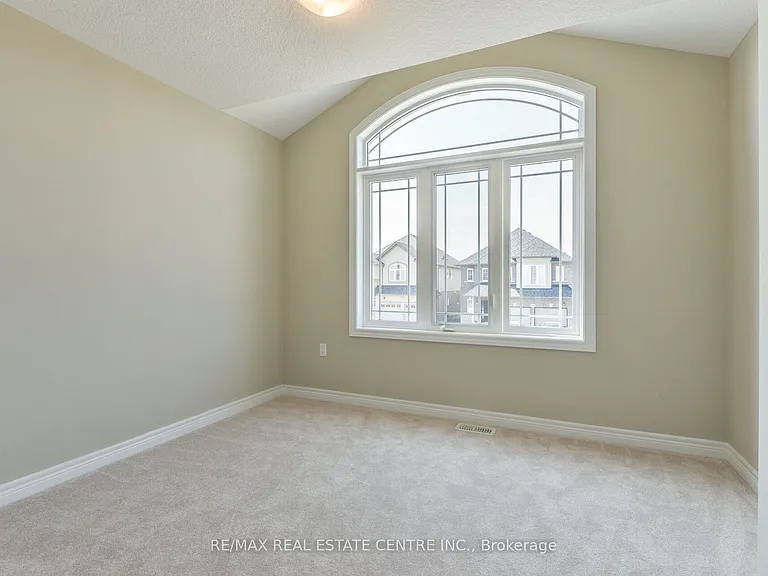 44 Cittadella Blvd — Photo 21