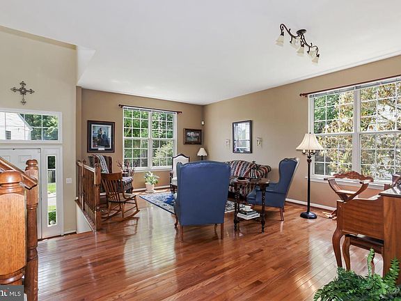 4th image of 5130 Higgins Dr