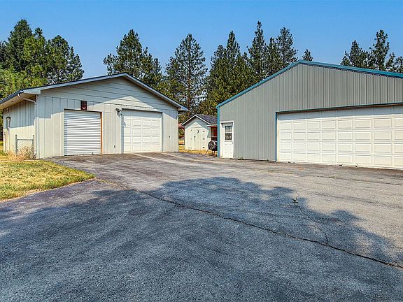 3rd image of 156 Brook Ln