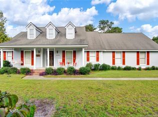 5506 Labrador Dr, Hope Mills, NC 28348