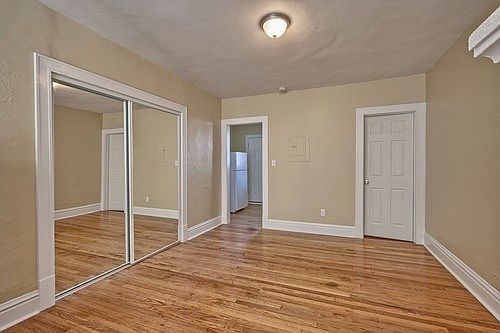 3rd image of 3914 Hereford St