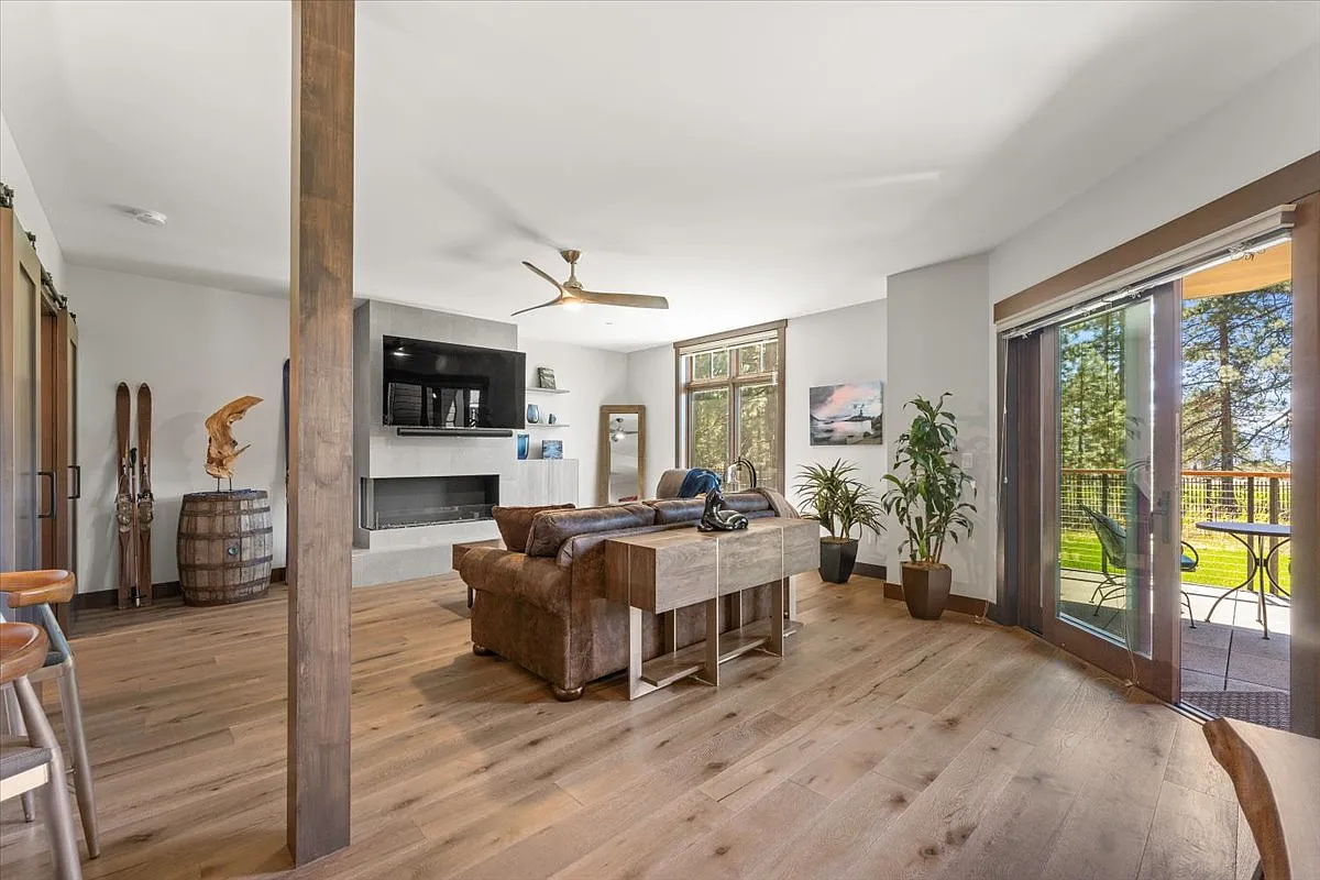 2 bed, 1877 sqft, $14,000 — Photo 3