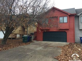 209 Glenview Dr, Lawrence, KS 66049