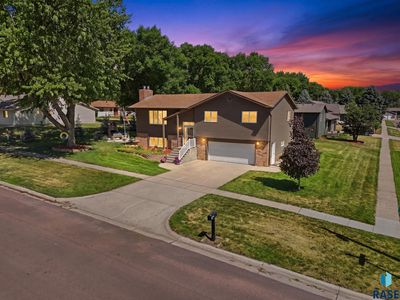 904 E 11th St, Dell Rapids, SD, 57022
