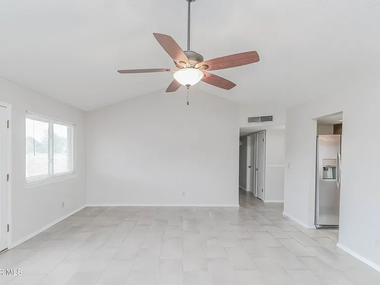 11052 Middledale St — Photo 13