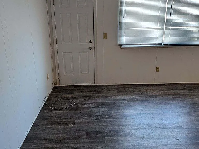115 E Sycamore St #115 — Photo 5