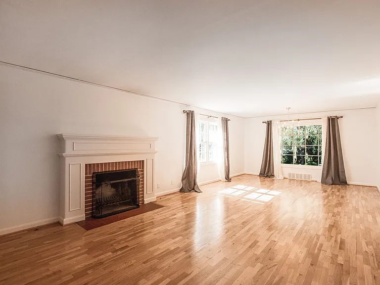 4527 SW 29th Ave — Photo 7