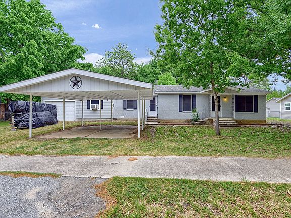 2nd image of 209 E Woodland St