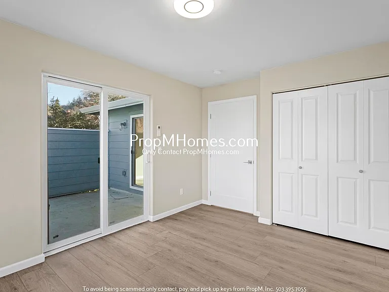 9597 SE Crystal View Dr #B — Photo 16