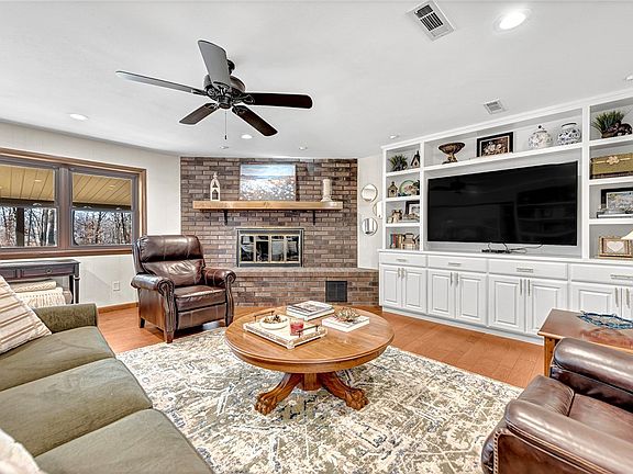 5th image of 11619 Oak Hills Dr