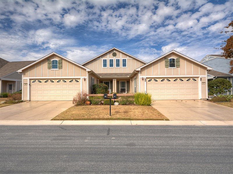 1st image of 211 Essex Ln