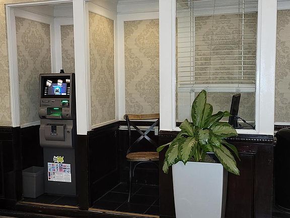 3rd image of 1324 Locust St APT 829