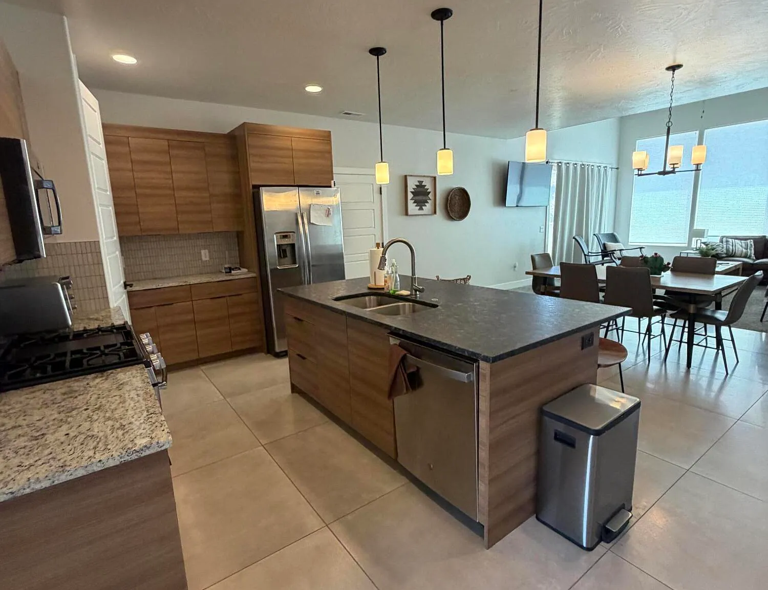 3 bed, 1748 sqft, $2,950 — Photo 4