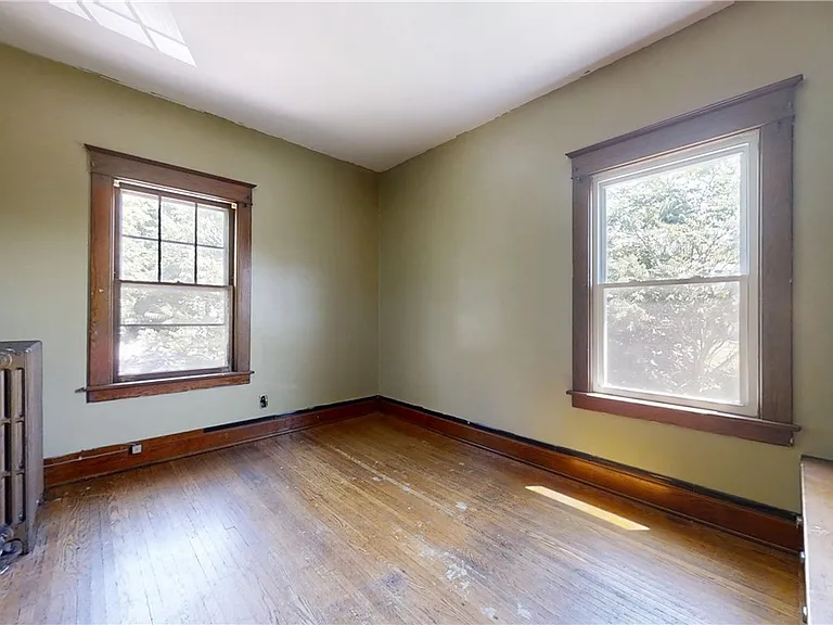 425 Johnson St — Photo 15