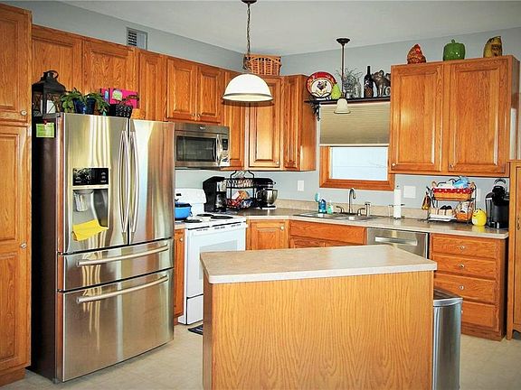 4th image of 2111 Rock Creek Dr