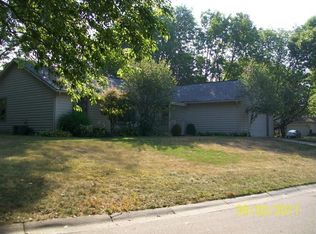 6420 Hidden Hills Dr, Centerville, OH 45459
