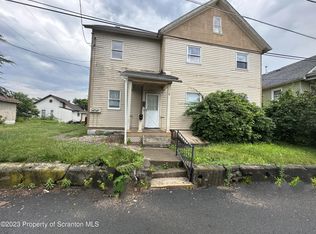 8 Villa St, Carbondale, PA 18407