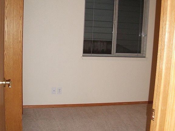 4th image of 1300 Silverado Ave