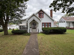 810 S River Park Dr, Guttenberg, IA 52052
