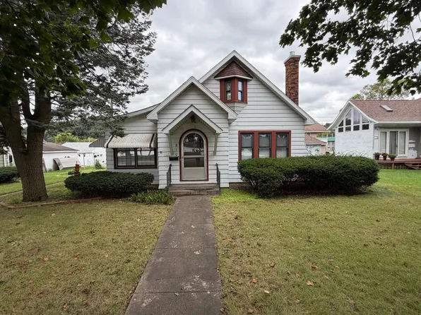 810 S River Park Dr, Guttenberg, IA 52052