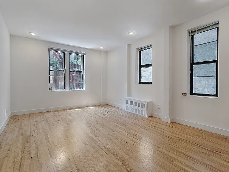 132 E 96th St #4B — Photo 1