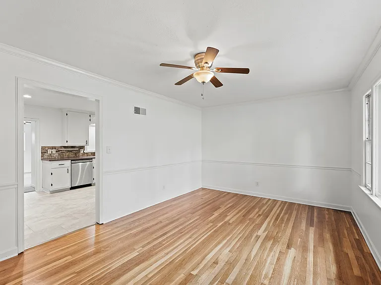 5706 Beverly Ave — Photo 3