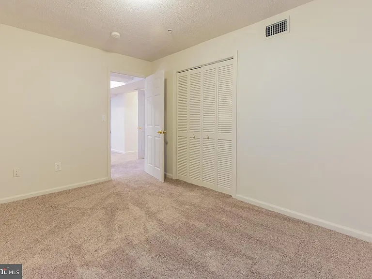 2024 Evansdale Dr — Photo 34