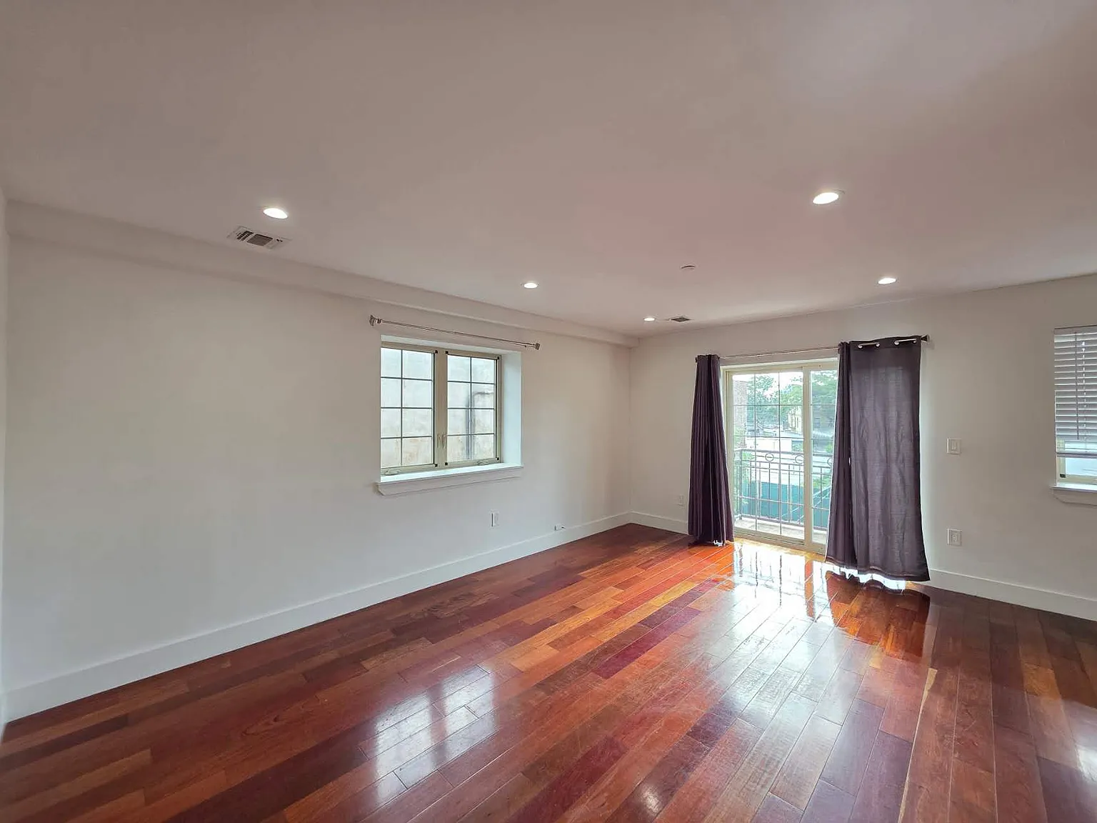 3 bed, $3,100 — Photo 2