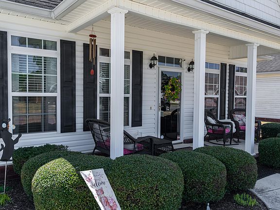4th image of 214 Heritage Dr