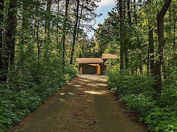 2nd image of S12719 Pearl Rd