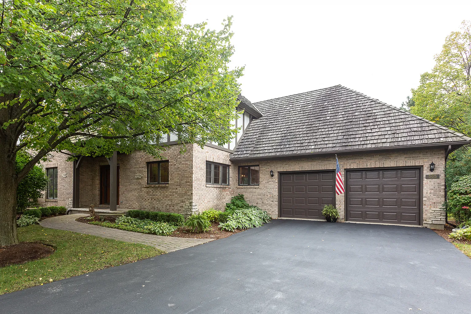 505 Kenmare Dr photo 1