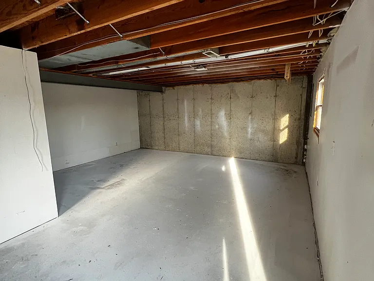 405 Locust St — Photo 13