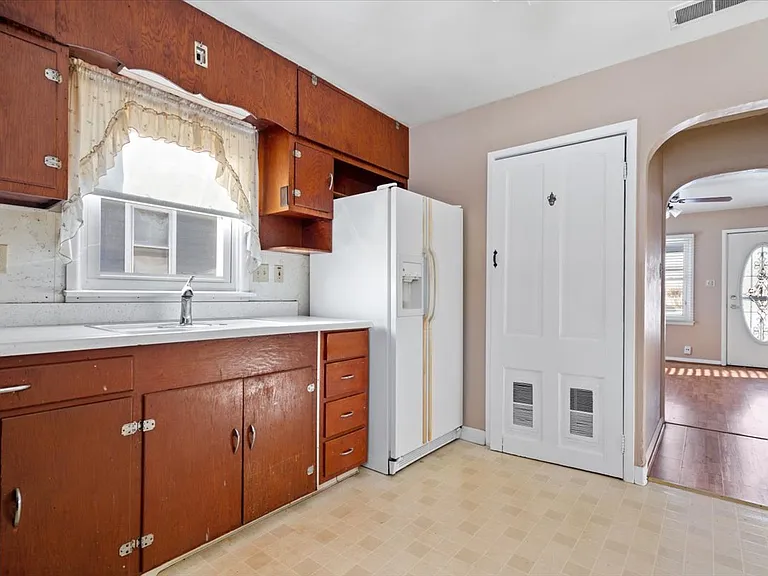 3241 S Harvey St — Photo 9