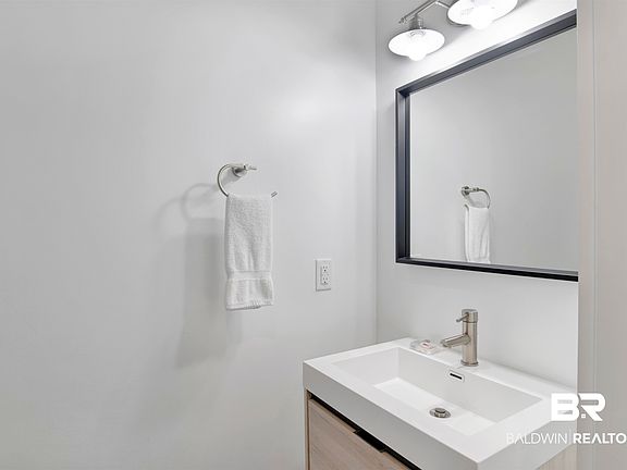 3rd image of 504 E Beach Blvd #J