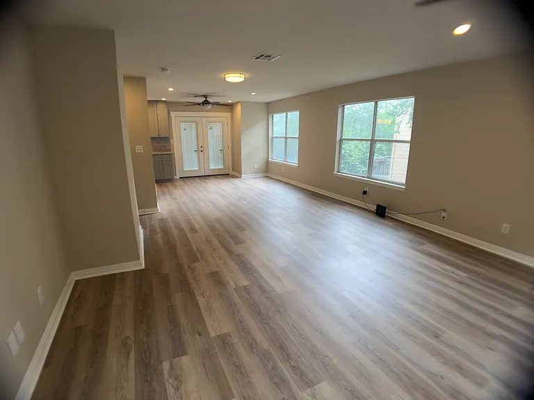 4807 E Oltorf St — Photo 12