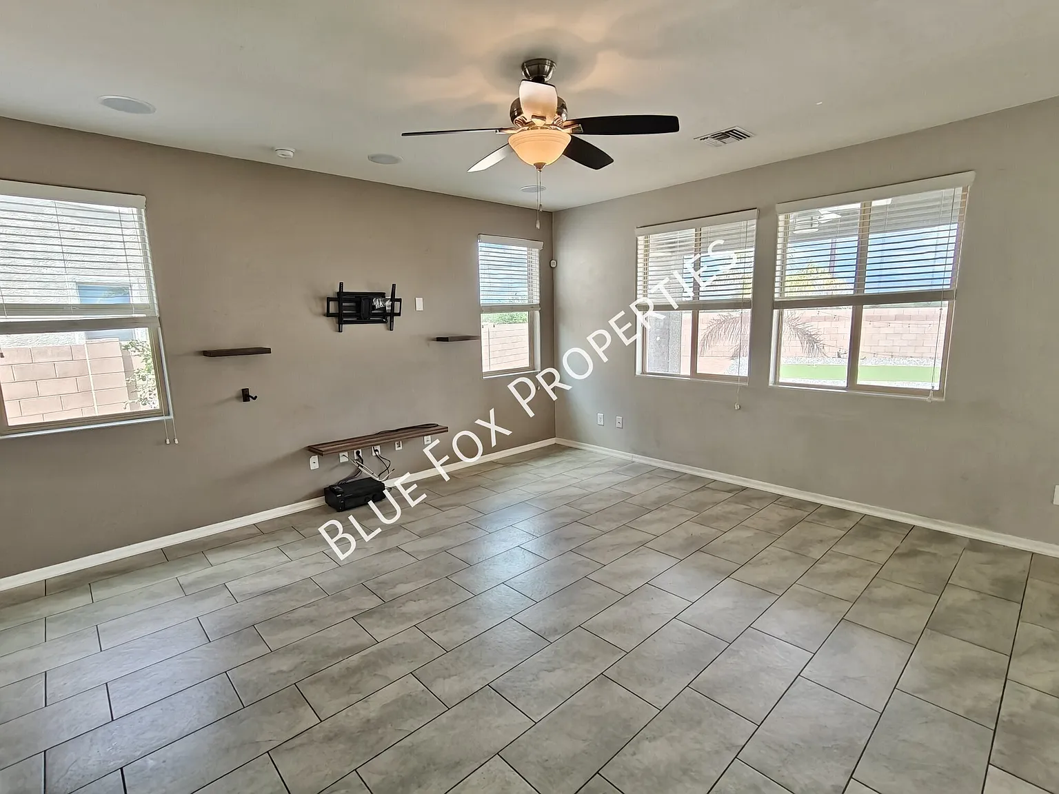 8079 S Dolphin Way — Photo 4